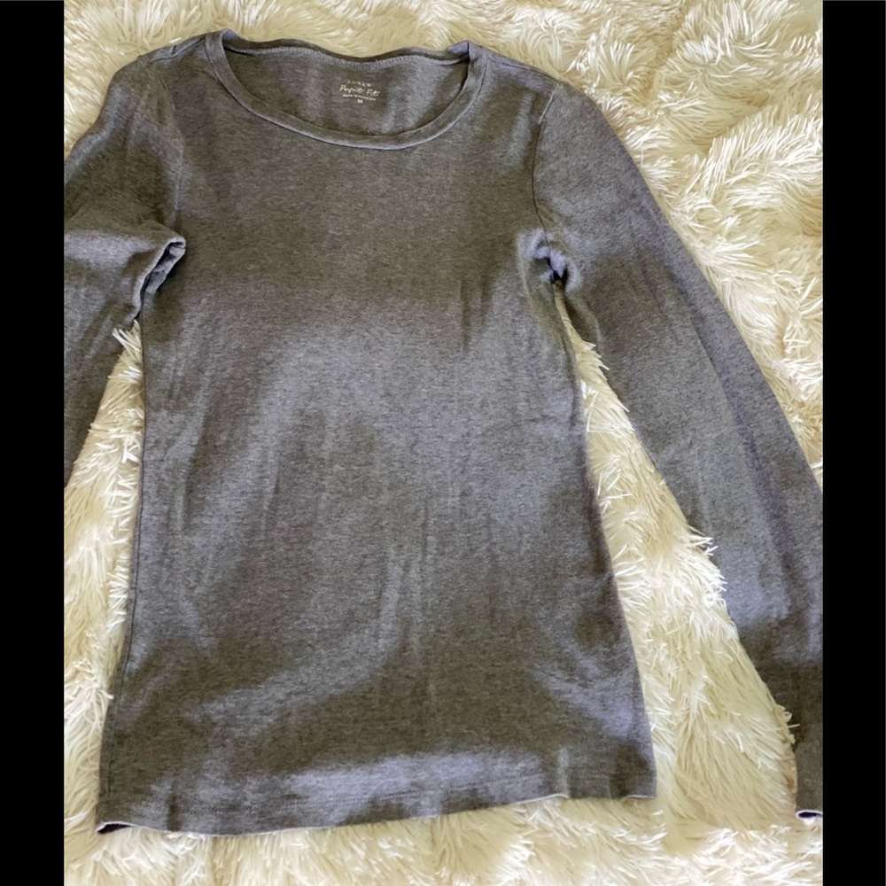 J Crew Gray perfect fit long sleeve, medium